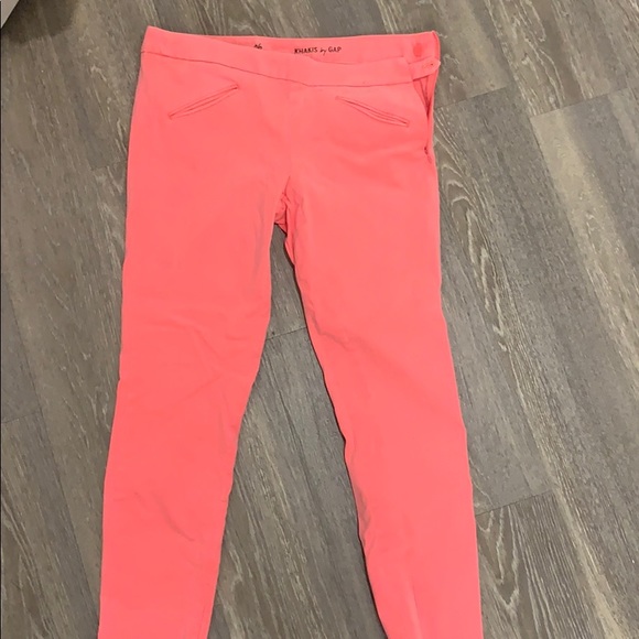 GAP Pants - 💐 Neon hot pink GAP khakis trousers